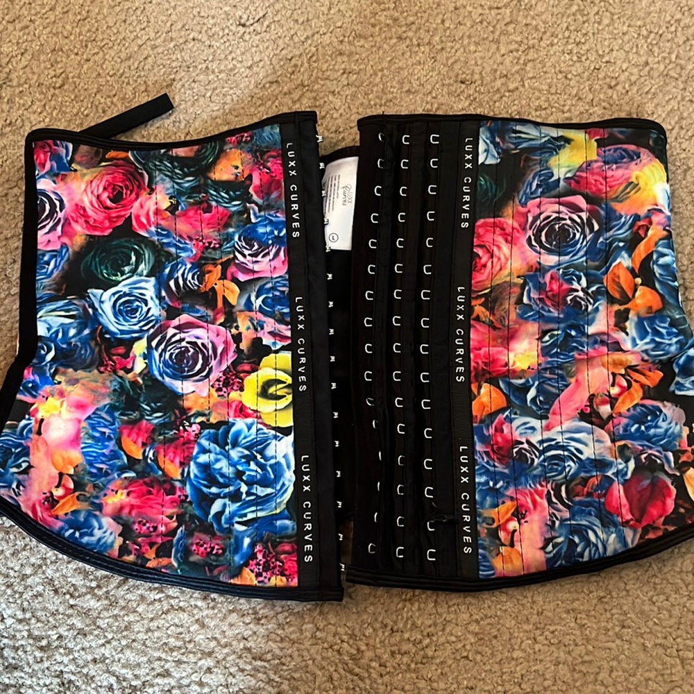 The Perfect Curves Waist Trainer by Luxx Curves - Large- USED!!